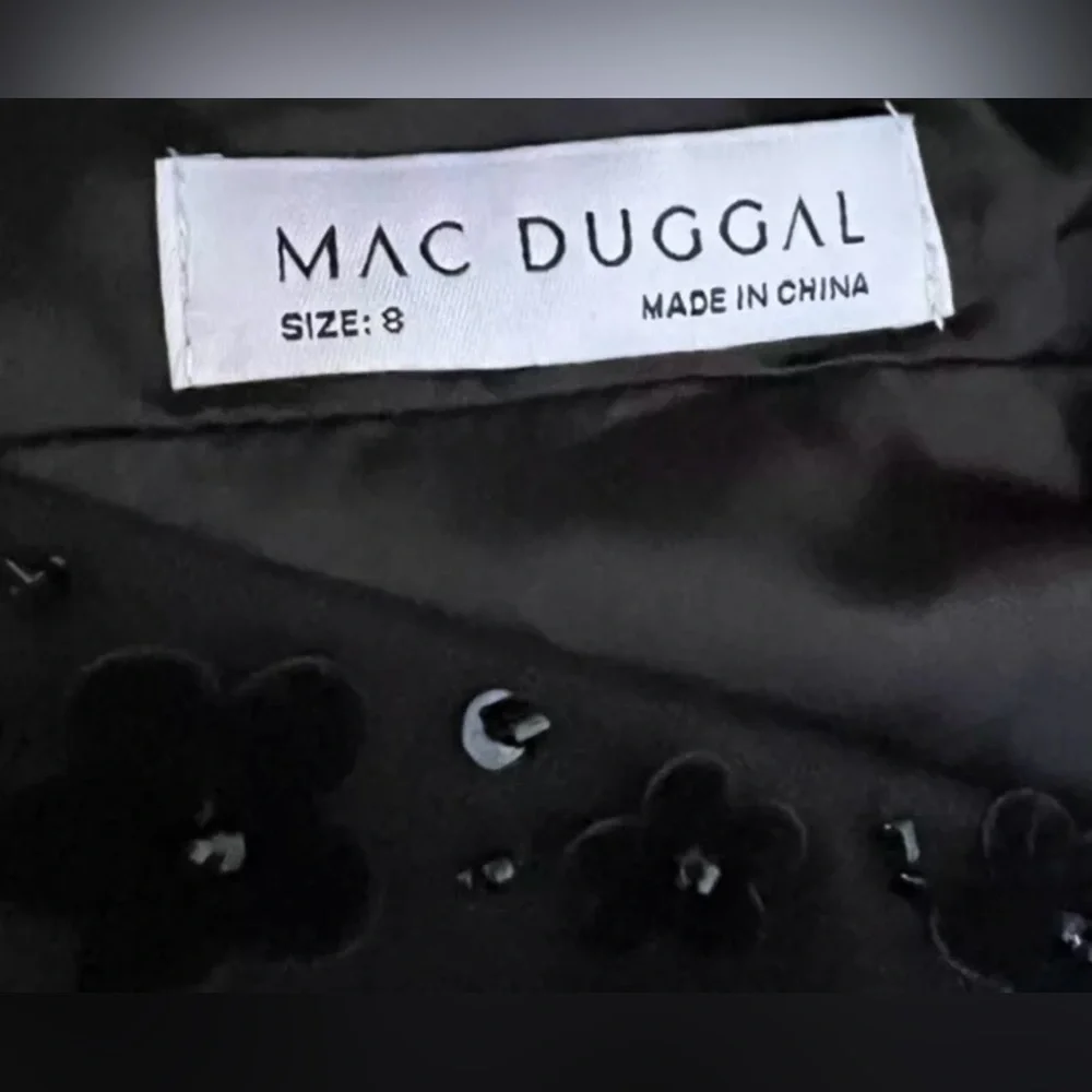 New Mac Duggal EMBELLISHED BUTTERFLY SLEEVE VELVET HEM MIDI DRESS in Black Sz 8 - Picture 8 of 9